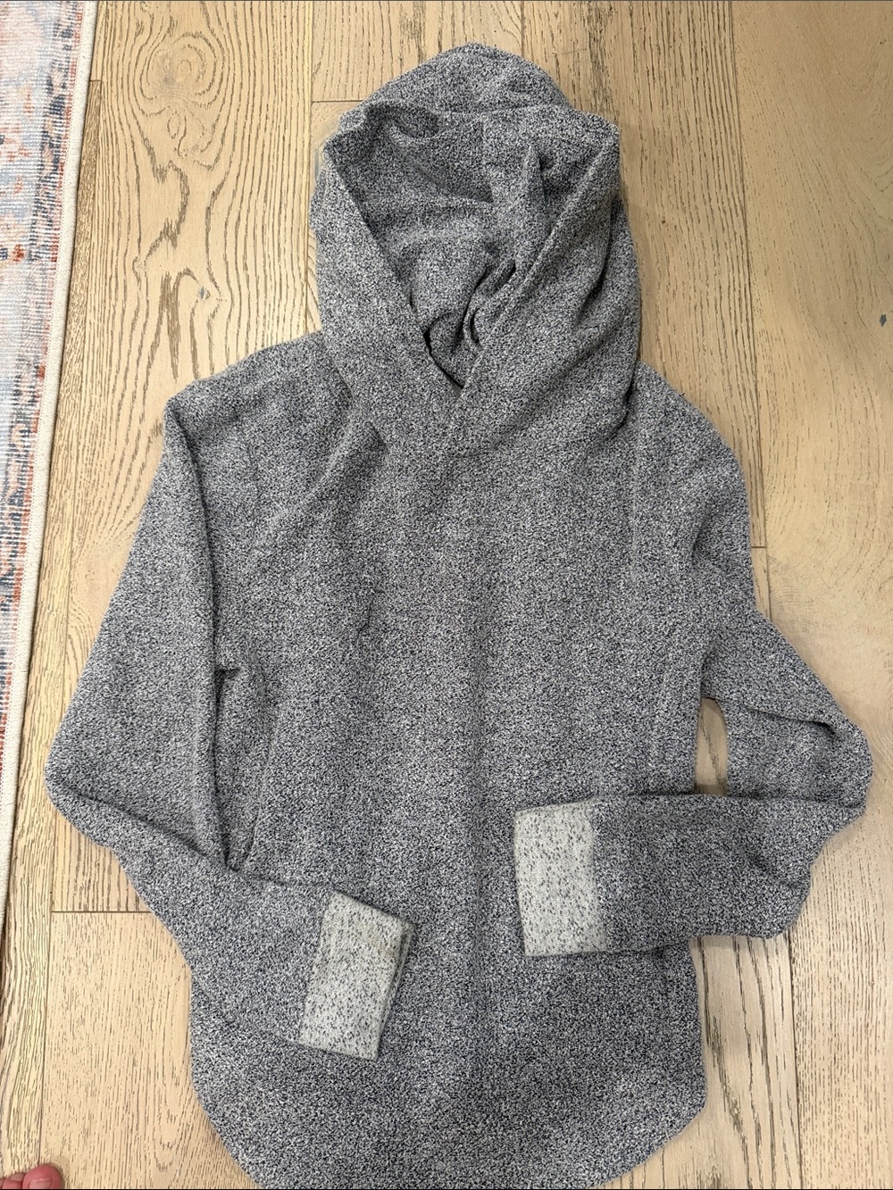 Men's Gray Crewnec Sweater - Soft Knit Pullover for AirPlane with blow up pillow
